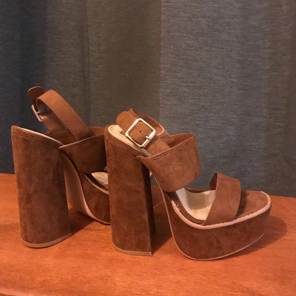 NWT Chunky Brown Heels Faux Suede